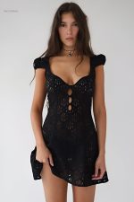 Robe sexy noire transparente pour soirées élégantes