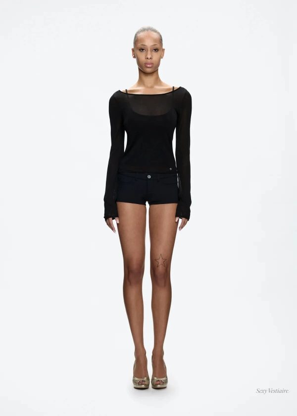 Short féminin sexy, parfait pour les journées estivales.
