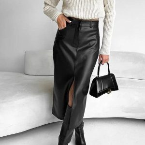 Tailleur femme jupe sexy en design élégant et féminin