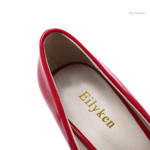 Modèle de talons aiguilles pour soirées glamour